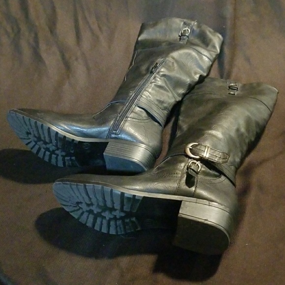 Black Xhilaration boots - Picture 4 of 7